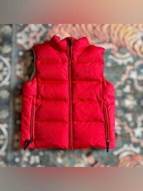 Burton AK Down Goose Puffer Vest Size Medium Red Snowboarding Skiing Full Zip